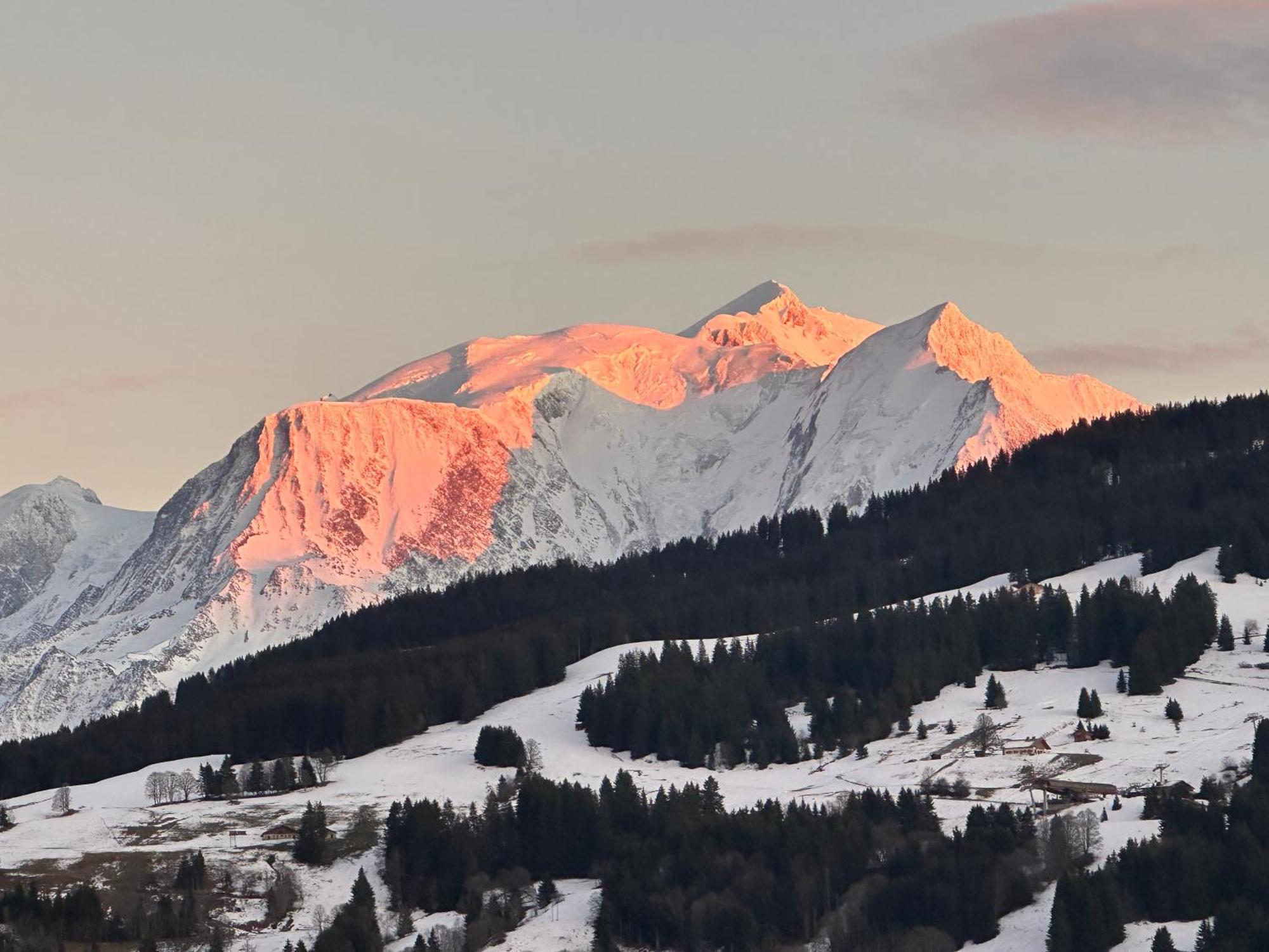 Chalet à Megève-Vauvray - Appartements tout confort, vue Mont Blanc Demi-Quartier Esterno foto